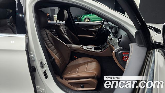 Mercedes-Benz E-Class (W213) E350 4MATIC Avantgarde 2022 — фото 10