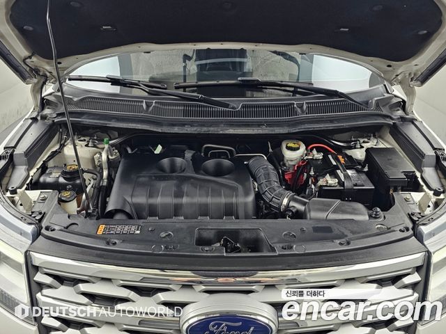 Ford Explorer 2.3 Limited 4WD 5th 2018 — фото 23