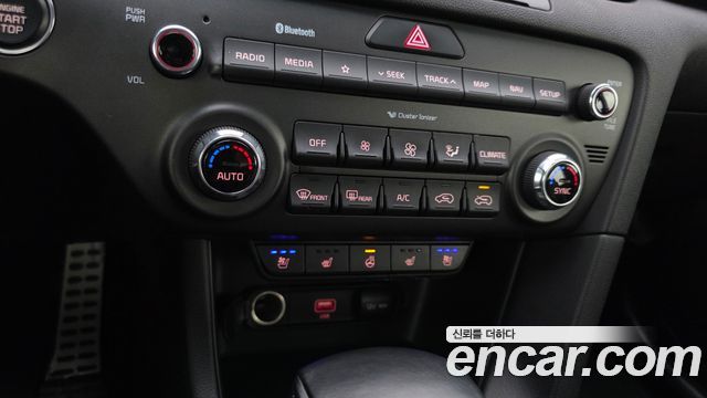 Kia Sportage The Bold Diesel 2.0 2WD Prestige 2021 — фото 16
