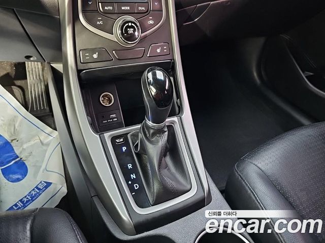 Hyundai Avante 1.6 GDi Smart Standard 2014 — фото 8
