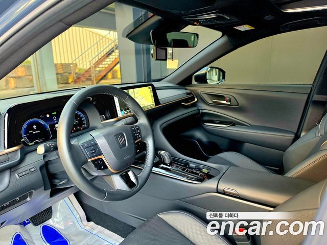 Toyota Crown Crossover 2.5 4WD Hybrid 2025 — фото 7