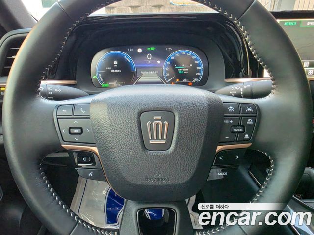 Toyota Crown Crossover 2.5 4WD Hybrid 2025 — фото 17