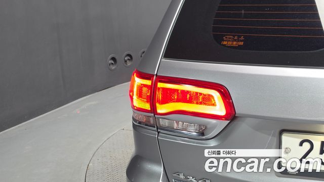 Jeep Grand Cherokee 3.0 Diesel Overland WK2 2014 — фото 23