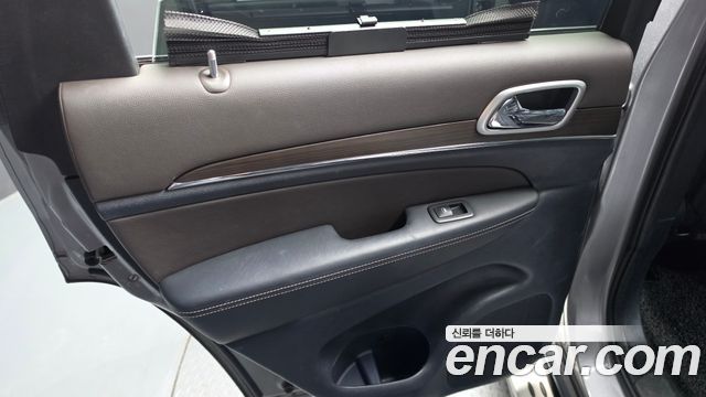 Jeep Grand Cherokee 3.0 Diesel Overland WK2 2014 — фото 25