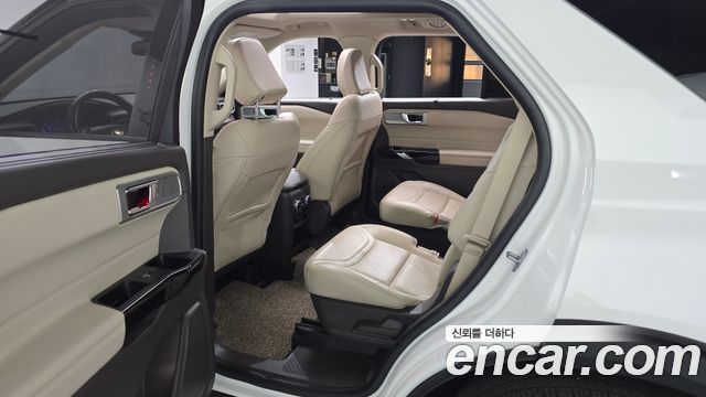 Ford Explorer (VI) 3.0 Platinum 4WD 2021 — фото 11