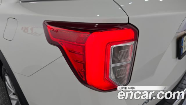 Ford Explorer (VI) 3.0 Platinum 4WD 2021 — фото 23
