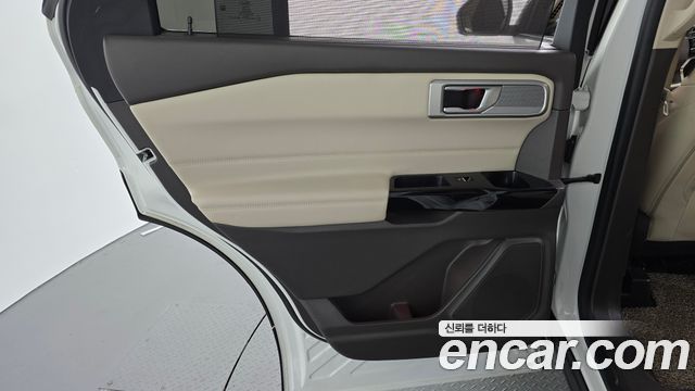 Ford Explorer (VI) 3.0 Platinum 4WD 2021 — фото 25