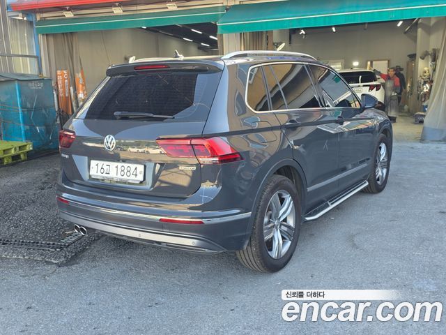 Volkswagen Tiguan (II) 2.0 TDI 4Motion Prestige 2018 — фото 4