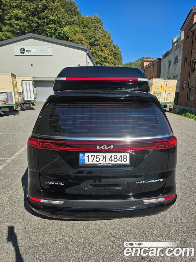 Kia Carnival (IV) Gasoline 9-seater Limousine(Special vehicle) 2023 — фото 3