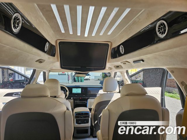 Kia Carnival (IV) Gasoline 9-seater Limousine(Special vehicle) 2023 — фото 18