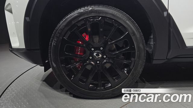KG Mobility (SsangYong) Torres Gasoline 1.5 2WD Black Edition 2024 — фото 5