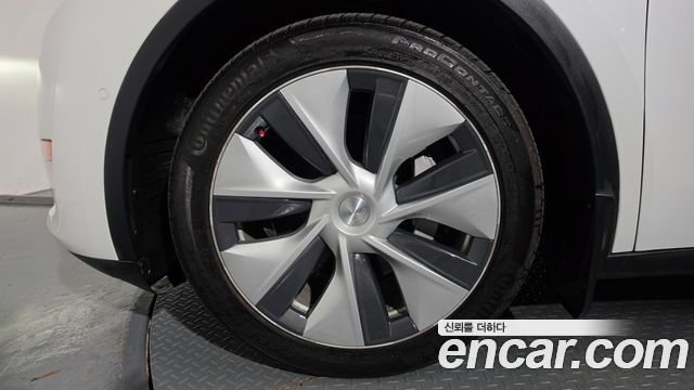Tesla Model Y Long Range AWD 2022 — фото 5