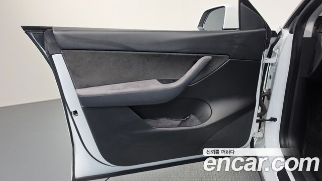 Tesla Model Y Long Range AWD 2022 — фото 30