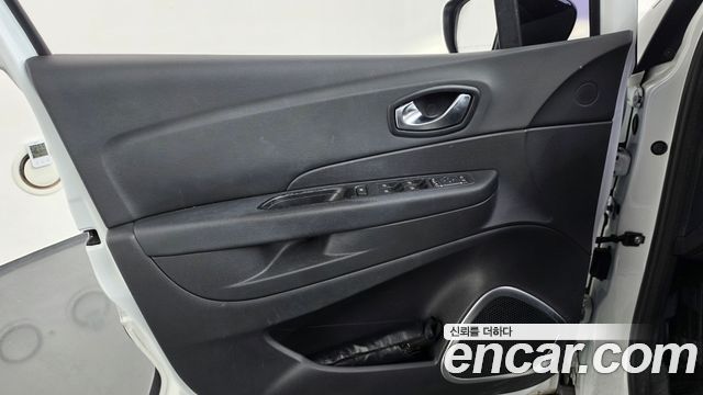 Renault Korea QM3 RE 2018 — фото 24