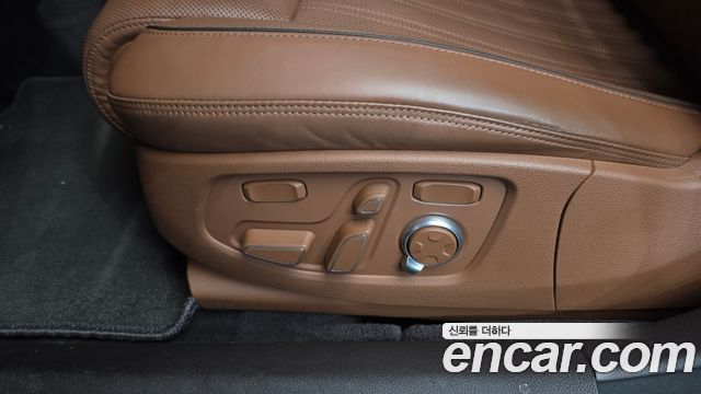 Genesis G90 3.8 AWD Prestige 2019 — фото 35