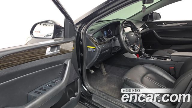 Hyundai Sonata (LF) 2.0 Smart 2016 — фото 10