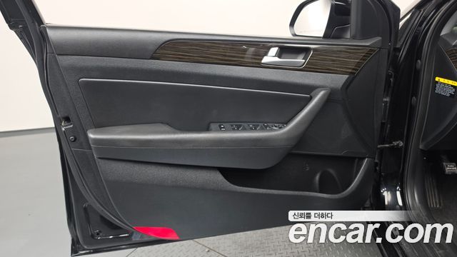 Hyundai Sonata (LF) 2.0 Smart 2016 — фото 24