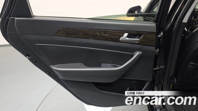 Hyundai Sonata (LF) 2.0 Smart 2016 — фото 25
