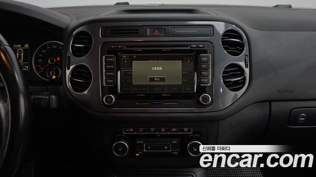 Volkswagen Tiguan 2.0 TDI  Premium 5N 2014 — фото 14