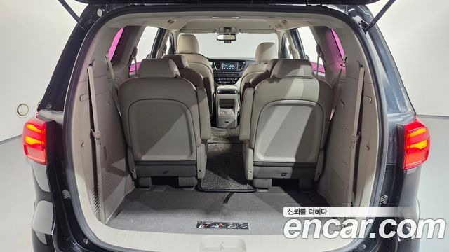 Kia Carnival 9-Seater Prstige 2019 — фото 18