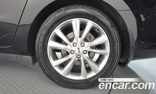 Kia Carnival 9-Seater Prstige 2019 — фото 21