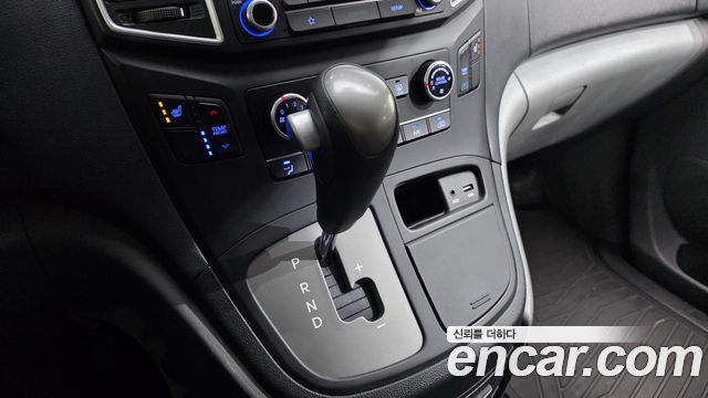 Hyundai Grand Starex Wagon 12-Seater Smart 2018 — фото 9