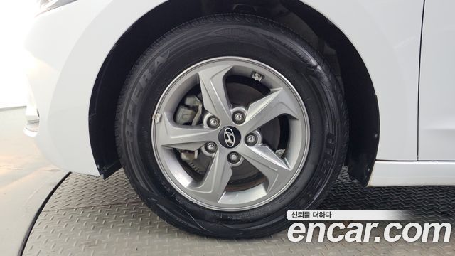 Hyundai Avante (AD) 1.6 GDI Smart 2017 — фото 5