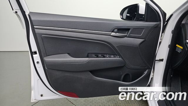 Hyundai Avante (AD) 1.6 GDI Smart 2017 — фото 24