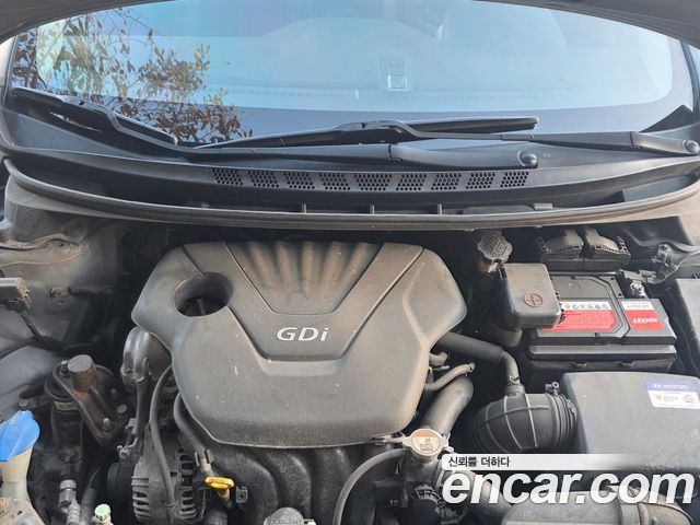 Hyundai Avante 1.6 GDi Smart Standard 2014 — фото 18