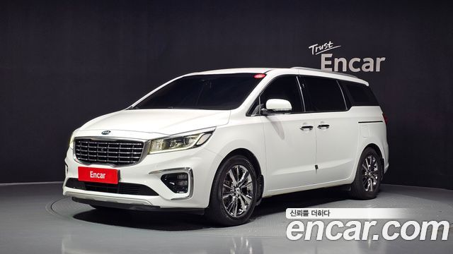 Kia Carnival 9-Seater Noblesse