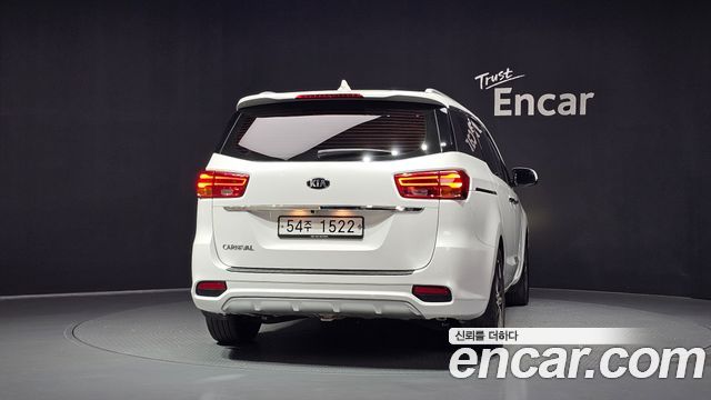Kia Carnival 9-Seater Noblesse 2019 — фото 4