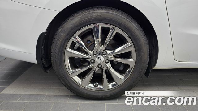 Kia Carnival 9-Seater Noblesse 2019 — фото 5