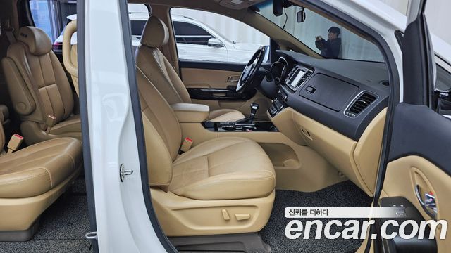 Kia Carnival 9-Seater Noblesse 2019 — фото 11