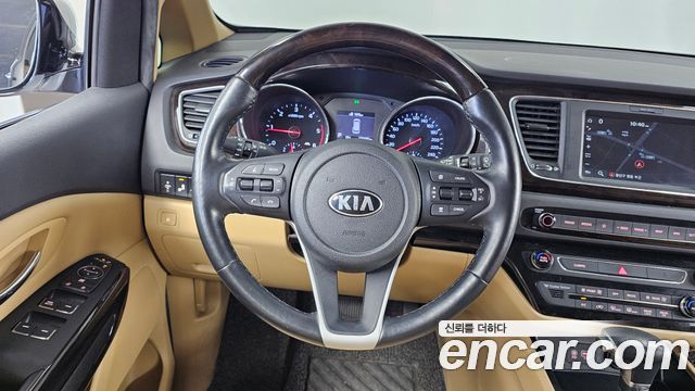 Kia Carnival 9-Seater Noblesse 2019 — фото 13