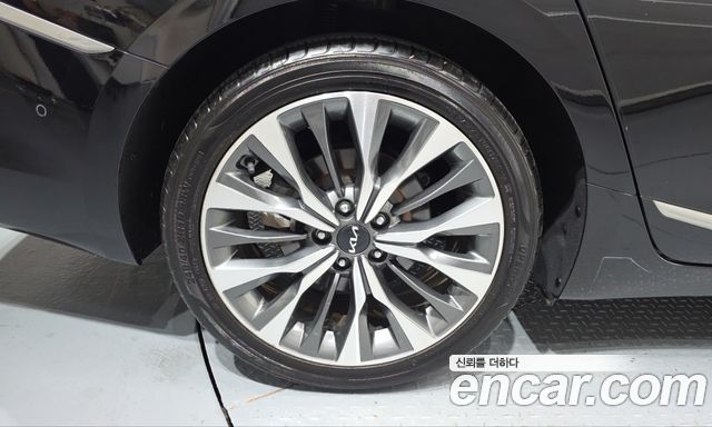 Kia K8 2.5 Gasoline 2WD Noblesse 2023 — фото 5