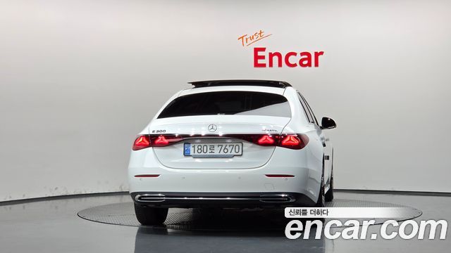 Mercedes-Benz E-Class (W214) E200 Avantgarde 2024 — фото 4