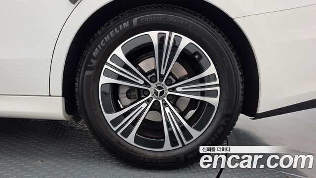 Mercedes-Benz E-Class (W214) E200 Avantgarde 2024 — фото 21