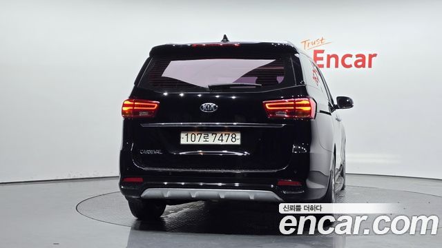 Kia Carnival 9-Seater Noblesse Special 2019 — фото 4