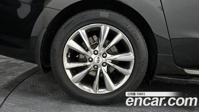 Kia Carnival 9-Seater Noblesse Special 2019 — фото 5