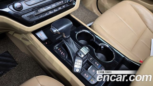 Kia Carnival 9-Seater Noblesse Special 2019 — фото 9