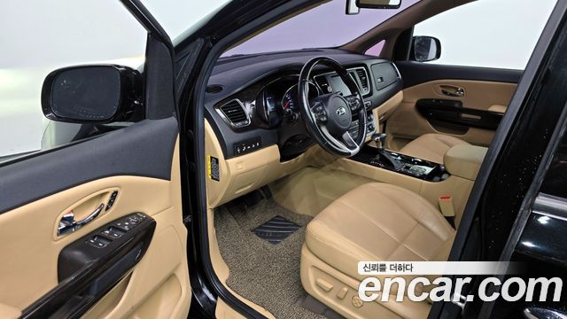 Kia Carnival 9-Seater Noblesse Special 2019 — фото 10