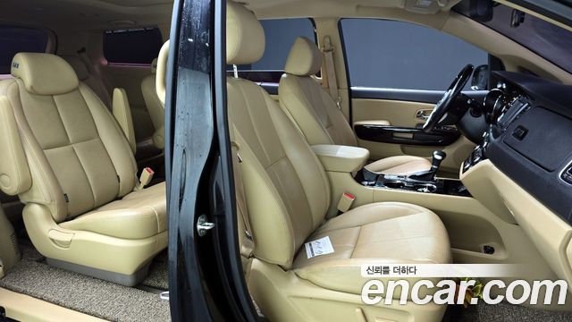 Kia Carnival 9-Seater Noblesse Special 2019 — фото 11