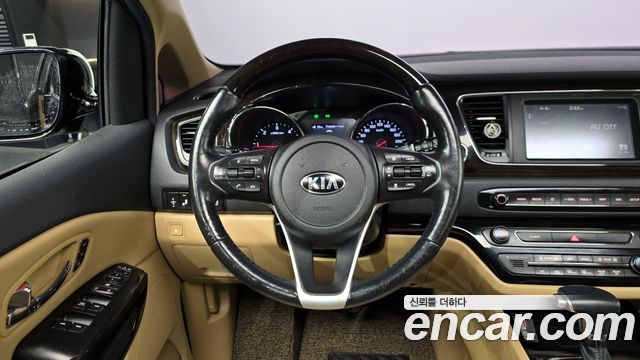 Kia Carnival 9-Seater Noblesse Special 2019 — фото 12