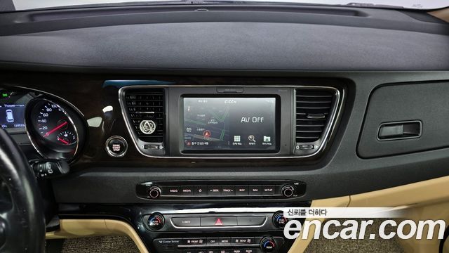 Kia Carnival 9-Seater Noblesse Special 2019 — фото 14