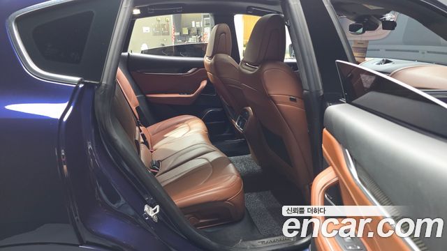 Maserati Levante 3.0 Diesel AWD 2018 — фото 11