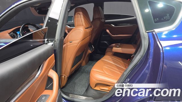 Maserati Levante 3.0 Diesel AWD 2018 — фото 12