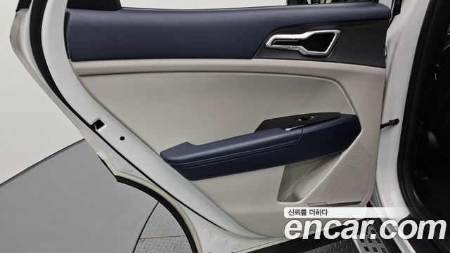 Kia Sportage Hybrid (V) Nobleless 2WD 2023 — фото 25