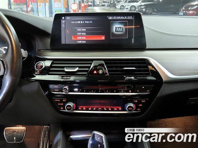 BMW 5 Series (G30) 520d M Sport Package Plus 2017 — фото 17