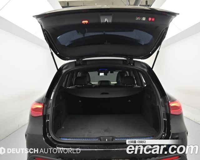 Mercedes-Benz GLC-Class (X254) GLC300 4MATIC AMG Line 2024 — фото 23