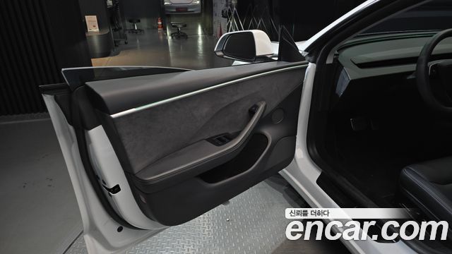 Tesla Model 3 Long Range AWD 2024 — фото 24